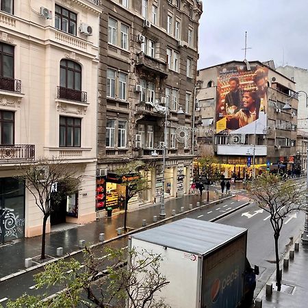 Cozy Apartment With Balcony Bucharest Exterior photo
