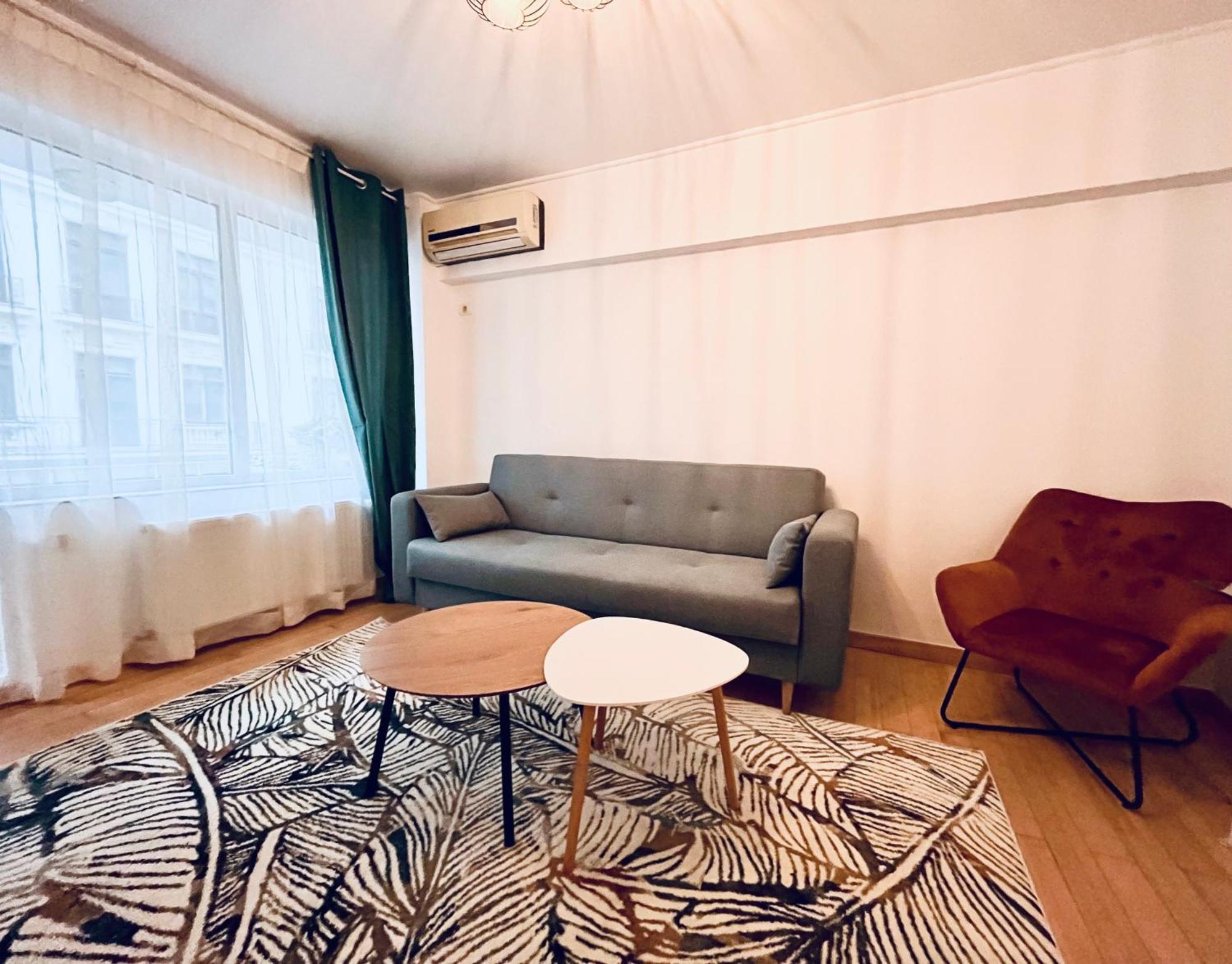 Cozy Apartment With Balcony Bucharest Exterior photo